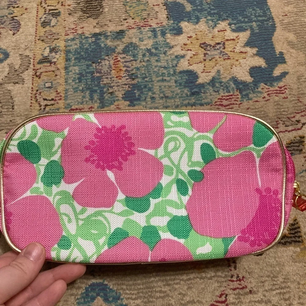 Lilly Pulitzer Estée Lauder Pink And Green Floral Makeup Zipper Bag
